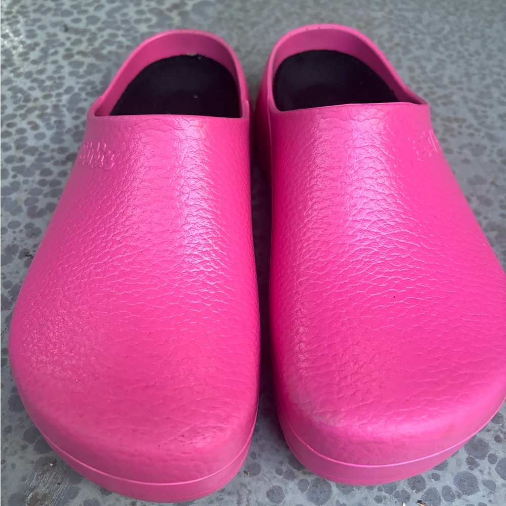Good condition pink Birkenstock clogs